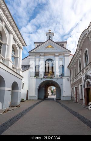 Porte de l'Aube et Chapelle de notre-Dame de la porte de l'Aube - Vilnius, Lituanie Banque D'Images