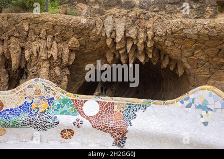 Barcelone, Espagne - 22 septembre 2021 : le Parc Guell, situé à la Salut à Carmel Hill.Les caractéristiques architecturales du parc créé par Gaudi Banque D'Images