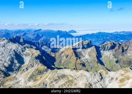 Herbststimmungen BEI Sonnenschein und milden Temperaturen - eine Tour vom Hornbachtal auf den Hochvogel (2593 m) Banque D'Images