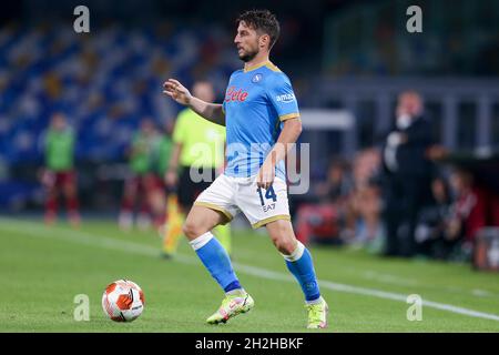 L'attaquant belge de SSC Napoli assèche Mertens lors du match de ligue europa SSC Napoli - Legia Varsovie, au stade Diego Armando Maradona, dans le sud de l'Italie, le 21 octobre 2021. Banque D'Images