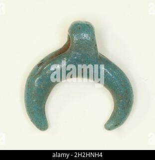 Amulet du Croissant lunaire, Égypte, période du Nouveau Royaume-Romain (environ 16ème siècle BCE-4ème siècle ce). Banque D'Images