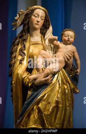 Suisse, Fribourg, Musée d'Art et d'Histoire, Vierge à l'enfant, statue Banque D'Images