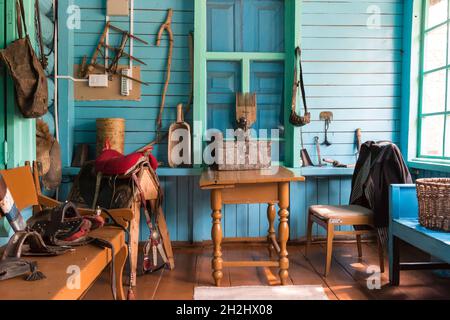 Intérieur d'une des maisons traditionnelles du musée ethnographique près d'Ulan-Ude.République de Buryatia, Russie Banque D'Images