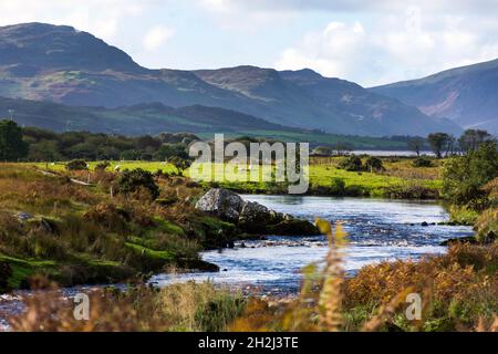 Rivière Owenea près d'Ardara, comté de Donegal, Irlande. Banque D'Images