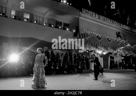 Jane Fonda marche le tapis rouge avant la projection de « nos âmes de nuit » pendant le 74e Festival du film de Venise.Venise, Italie, 01 septembre 2017.( Banque D'Images