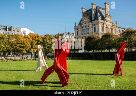 Paris, France.22 octobre 2021.Jardin des Tuileries : Bettina Pousttchi - "autoroutes verticales" dans le cadre de la FIAC, Foire internationale d'art contemporain, à Paris, France, le 21 octobre 2021.La Foire internationale d'art contemporain (FIAC), qui a eu lieu pratiquement en mars à cause de Covid, revient dans la vie réelle et en ligne du 21 au 24 octobre, accompagnée de sa petite sœur dédiée à l'Asie, l'Asie maintenant.Photo de Denis Prezat/avenir Pictures/ABACAPRESS.COM crédit: Abaca Press/Alay Live News Banque D'Images