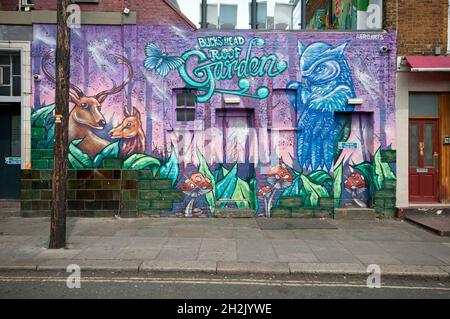 Street art à Camden High Street, Camden Town, Londres, Angleterre Banque D'Images