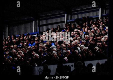 Les fans de Portsmouth regardent - Portsmouth v Ipswich Town, Sky Bet League One, Fratton Park, Portsmouth, Royaume-Uni - 19 octobre 2021 usage éditorial uniquement - des restrictions DataCo s'appliquent Banque D'Images