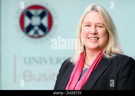 Edinburgh University, Business School, fintech Professeur Wendy Loretto (Pink Foulard) et Professeur Tina Harrison Banque D'Images