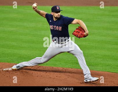 Houston, États-Unis.22 octobre 2021.Boston Red Sox départ lanceur Nathan Eovaldi jette dans le premier repas dans le jeu six de la MLB ALCS contre les Astros de Houston à minute Maid Park à Houston, Texas le vendredi 22 octobre 2021.Houston a une avance de 3-2 dans la meilleure-de-sept série.Photo de Maria Lysaker/UPI crédit: UPI/Alay Live News Banque D'Images