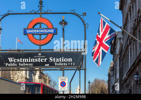 ROYAUME-UNI, LONDRES STREET VUE 'GREAT GEORGE ST' SUR BIG BEN Banque D'Images