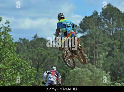 La Ligue catalane de motocross se tient sur le circuit de Vallgorguina, en Catalogne, en Espagne Banque D'Images