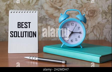 Meilleure solution pour l'écriture de texte.Concept commercial pour une alternative ou une approche qui correspond le mieux à la situation actuelle. Banque D'Images