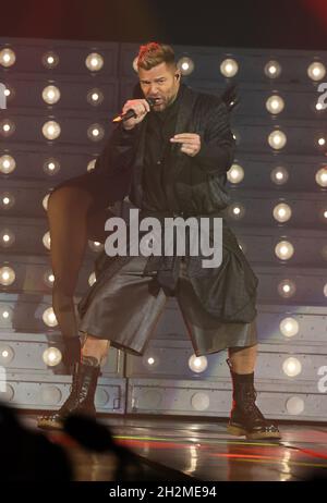 Miami, États-Unis d'Amérique.22 octobre 2021.MIAMI, FL - 22 OCTOBRE : Ricky Martin se produit au FTX Arena le 22 octobre 2021 à Miami, Floride.(Photo par Alberto E. Tamargo/Sipa USA) crédit: SIPA USA/Alay Live News Banque D'Images