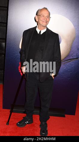 New York, États-Unis.22 octobre 2021.Joel Gray à la soirée de réouverture du fantôme de l'Opéra, qui s'est tenue au Majestic Theatre le 22 octobre 2021 à New York, NY, États-Unis.Photo par MM/ABACAPRESS.COM Credit: Abaca Press/Alay Live News Banque D'Images