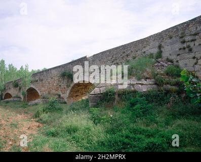 PUENTE ROMANO DE TALAMANCA DEL JARAMA.Emplacement : EXTÉRIEUR.TALAMANCA DEL JARAMA.MADRID.ESPAGNE. Banque D'Images