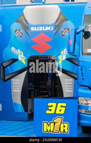 Misano, Italie.23 octobre 2021.Camion de paddle de l'équipe Suzuki au Misano World circuit Marco Simoncelli, Italie, 23 octobre 2021 lors d'une FP3 humide pour le Gran Premio Nolan del Made in Italy E dell Emilia-Romagna Grand Prix à Misano crédit: Graham Holt/Alay Live News Banque D'Images