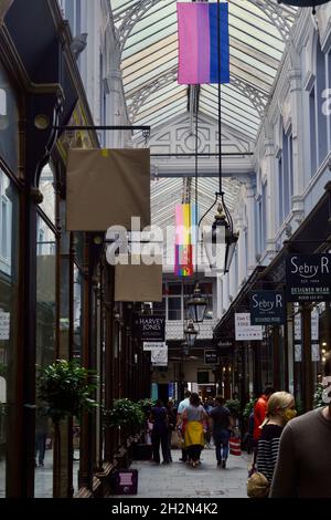 Les galeries marchandes victoriennes du centre-ville de Cardiff sont des quartiers commerçants intérieurs populaires avec des caractéristiques distinctes et individuelles Banque D'Images