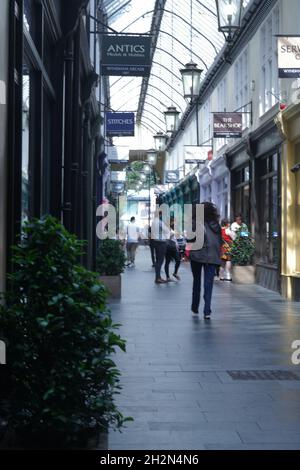 Les galeries marchandes victoriennes du centre-ville de Cardiff sont des quartiers commerçants intérieurs populaires avec des caractéristiques distinctes et individuelles Banque D'Images