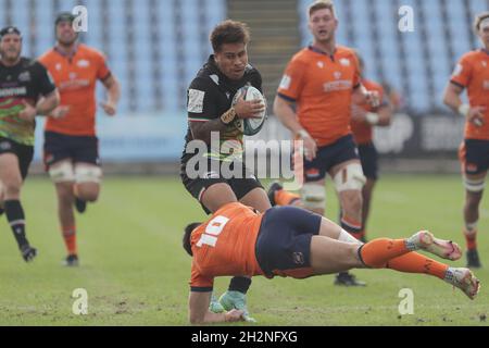Stade Sergio Lanfranchi, Parme, Italie, 23 octobre 2021,Le Junior Laloifi (Zebre) est affronté par Blair Kinghorn (Édimbourg) lors du match du Zebre Rugby Club vs Edinburgh - United Rugby Championship Banque D'Images