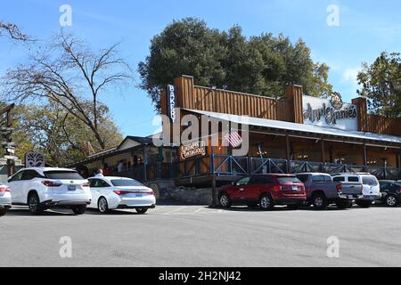 OAK GLEN, CALIFORNIE - 10 OCT 2021: Apple Annies Restaurant à Oak Tree Mountain établi il y a 50 ans comme un petit hangar de pommes a grandi pour être un 14- Banque D'Images