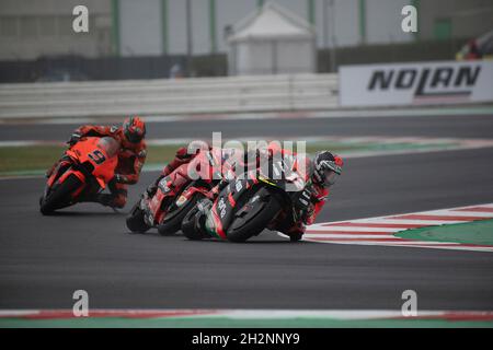 Misano, Italie.23 octobre 2021.23.10.2021, Misano World circuit Marco Simoncelli, Misano, Grand Prix de Saint-Marin 2021, dans la photo Maverick VIÑALES (SPA # 12), Aprilia Racing Team Gresini, Francesco BAGNAIA (ITA # 63), Ducati Lenovo Team, Danilo PETRUCCI (ITA # 9), Tech 3 KTM Factory Racing Credit: dpa/Alay News Live Banque D'Images