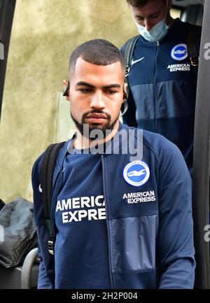 Brighton, Royaume-Uni.23 octobre 2021.Robert Sanchez Goalkeeper de Brighton et Hove Albion arrive au match de la Premier League entre Brighton & Hove Albion et Manchester City à l'Amex le 23 octobre 2021 à Brighton, en Angleterre.(Photo de Jeff Mood/phcimages.com) Credit: PHC Images/Alamy Live News Banque D'Images