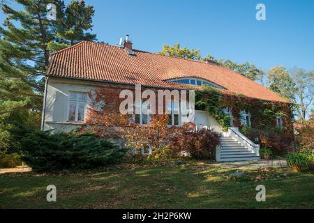 Manoir à Jędrychowo, Gmina Sorkwity, dans le comté de Mrągowo, Warmian-Masurien Voivodeship, dans le nord de la Pologne Banque D'Images