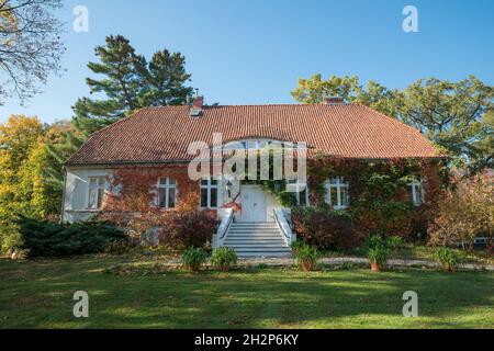 Manoir à Jędrychowo, Gmina Sorkwity, dans le comté de Mrągowo, Warmian-Masurien Voivodeship, dans le nord de la Pologne Banque D'Images