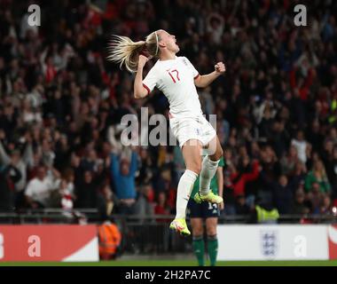 Londres, Angleterre, le 23 octobre 2021.Beth Mead, d'Angleterre, célèbre son but de chapeau et Englands pour leur quatrième score lors du match de qualification de la coupe du monde des femmes FIFA 2023 au stade Wembley, Londres.Le crédit photo devrait se lire: Paul Terry / Sportimage Banque D'Images