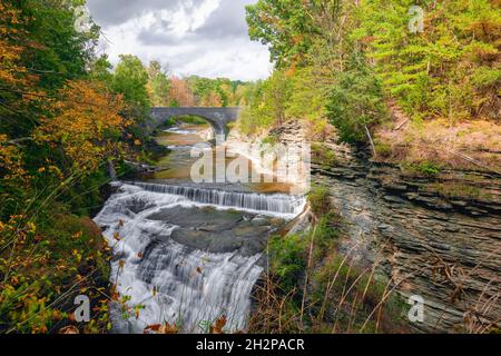 Upper Taughannock Falls dans le parc national de Taughannock Falls.Ville d'Ulysses.Comté de Tompkins.New York.ÉTATS-UNIS Banque D'Images