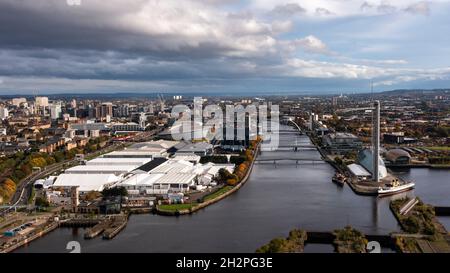 Glasgow, Écosse, Royaume-Uni.23 octobre 2021.PHOTO : vue aérienne de drone en regardant depuis le dessus du site de la COP26.Crédit : Colin Fisher/Alay Live News Banque D'Images