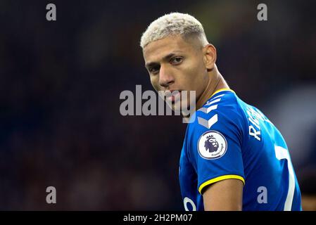 Everton, Royaume-Uni.23 octobre 2021.Richarlison d'Everton regarde.Premier League Match, Everton v Watford au Goodison Park à Liverpool le samedi 23 octobre 2021. Cette image ne peut être utilisée qu'à des fins éditoriales.Utilisation éditoriale uniquement, licence requise pour une utilisation commerciale.Aucune utilisation dans les Paris, les jeux ou les publications d'un seul club/ligue/joueur. photo par Chris Stading/Andrew Orchard sports Photography/Alamy Live News crédit: Andrew Orchard sports Photography/Alamy Live News Banque D'Images