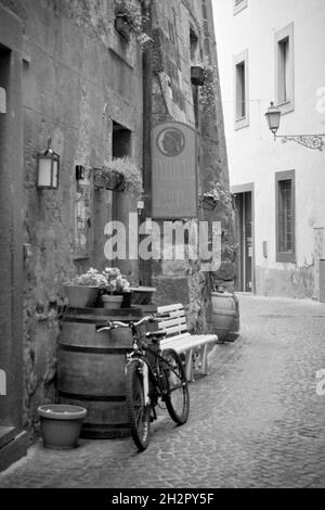 Maisons d'Orvieto en noir et blanc Banque D'Images