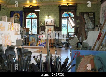 Lucerne, Suisse.21 octobre 2021.Le studio de l'ancien forestier d'art Wolfgang Beltracchi sur le lac de Lucerne.Beltracchi a déclenché l'un des plus grands scandales de falsification artistique en Allemagne.Il y a dix ans, le prince forger a été condamné, libéré de prison au début de 2015.(À dpa-Korr 'dix ans après le verdict - Forger Beltracchi: Nous avons encore beaucoup de rire") Credit: Sabine Dobel/dpa/Alamy Live News Banque D'Images