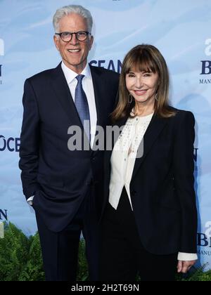 Laguna Beach, États-Unis.23 octobre 2021.LAGUNA BEACH, ORANGE COUNTY, CALIFORNIE, États-Unis - OCTOBRE 23 : l'acteur Ted Danson et la femme/actrice Mary Steenburgen arrivent à la 14e fête d'été annuelle Oceana SeaChange tenue dans une résidence privée le 23 octobre 2021 à Laguna Beach, Orange County, Californie, États-Unis.(Photo de Xavier Collin/image Press Agency) Credit: Image Press Agency/Alay Live News Banque D'Images