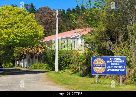 L'hôtel historique te Puia Hot Springs dans la petite ville de te Puia Springs, région du Cap-est, Nouvelle-Zélande.L'hôtel a été construit en 1918 Banque D'Images