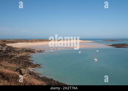 Vue sur la superbe plage de coquillages sur l'île Herm, Guernesey Banque D'Images