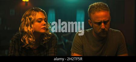 BEN FOSTER et ELLE FANNING à GALVESTON (2018), dirigé par MELANIE LAURENT.Credit: Low Spark films / Jean Doumanian Productions / Album Banque D'Images