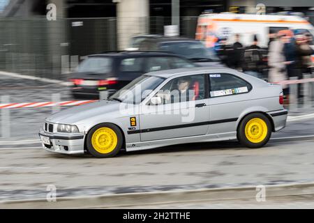 Lublin, Pologne - 11 janvier 2015 : courses de voitures amateurs à l'arène de Lublin Banque D'Images