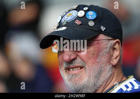 Londres, Royaume-Uni.24 octobre 2021.Un fan de Leicester City avant le match de la Premier League au Brentford Community Stadium, Londres.Le crédit photo devrait se lire: Paul Terry/Sportimage crédit: Sportimage/Alay Live News Banque D'Images