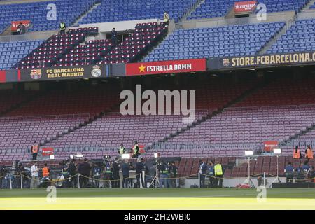Barcelone, Espagne.24 octobre 2021.Barcelone, Espagne, le 24 octobre 2021 : télévisions au Camp Nou avant le match, le match de LaLiga Santander entre Barcelone et R.Madrid au stade Camp nou à Barcelone, Espagne.Rama Huerta/SPP crédit: SPP Sport presse photo./Alamy Live News Banque D'Images