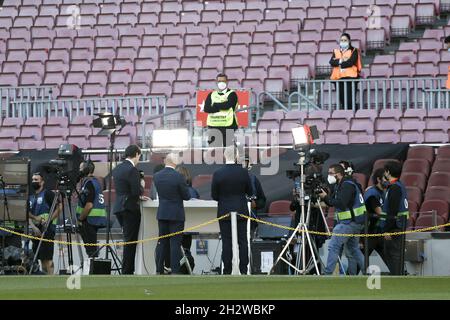 Barcelone, Espagne.24 octobre 2021.Barcelone, Espagne, le 24 octobre 2021 : télévisions au Camp Nou avant le match, le match de LaLiga Santander entre Barcelone et R.Madrid au stade Camp nou à Barcelone, Espagne.Rama Huerta/SPP crédit: SPP Sport presse photo./Alamy Live News Banque D'Images