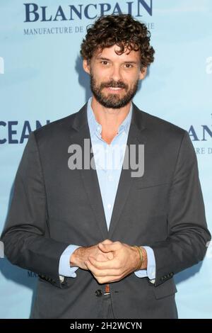 Austin Nichols à la 14ème fête estivale annuelle SeaChange de l'Oceana dans une résidence privée le 23 octobre 2021 à Laguna Beach, CA (photo par Katrina Jordan/Sipa USA) Banque D'Images