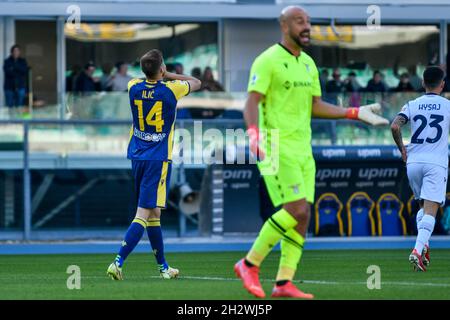 Déception, frustration d'Ivan Ilic (Hellas - Verona FC) pendant Hellas Verona FC vs SS Lazio, football italien série A match à Vérone, Italie, octobre 24 2021 Banque D'Images