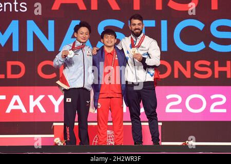 VAULT:GOLD: YULO Carlos Edriel PHI SILVER: YONEKURA Hidenobu JPN BRONZE: MEDVEDEV Andrey ISR lors du Championnat du monde de gymnastique artistique - finales, gymnastique à Kitakyushu, Japon, octobre 24 2021 Banque D'Images