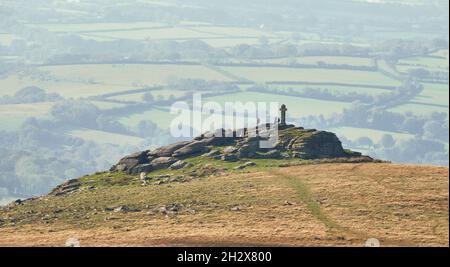 Widgery Cross un point de repère sur Brat Tor Dartmoor Devon érigé par William Widgery pour commémorer le Jubilé d'or de la reine Victoria en 1887 Banque D'Images