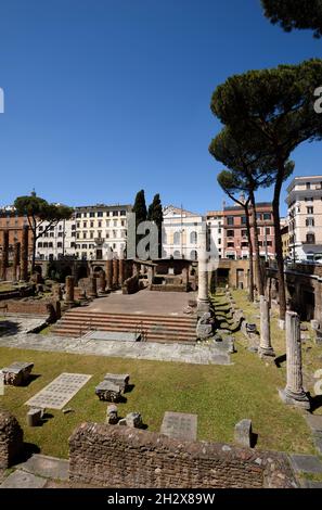 Italie, Rome, zone Sacra de Largo di Torre Argentina, temple de Juturna (3e siècle av. J.-C.) Banque D'Images