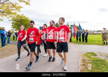 23 octobre 2021.Premier tunnel annuel vers Towers Boston 5k Run & Walk, pour honorer et soutenir les premiers intervenants et les militaires. Banque D'Images