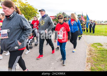 23 octobre 2021.Premier tunnel annuel vers Towers Boston 5k Run & Walk, pour honorer et soutenir les premiers intervenants et les militaires. Banque D'Images